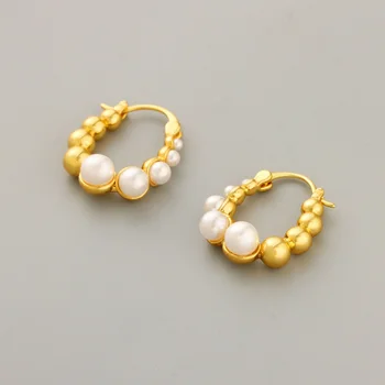 Nueva conexión de grano pequeño en forma de tachonada de pendientes de perlas con el nicho de diseño, elegante y lujoso estilo de aretes