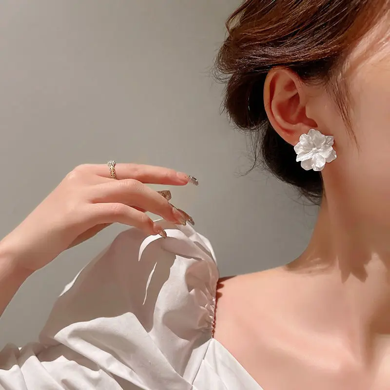 Blanca Flor Aretes para las Mujeres de la Flor del Pendiente coreana de la Moda de Adolescentes Lindo de la Muchacha del Partido de la Joyería de los Accesorios de 2023 Nuevo - 5